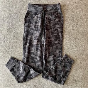 Lululemon Ready to Rulu Joggers